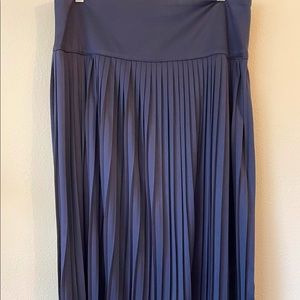 Pleated navy blue midi skirt